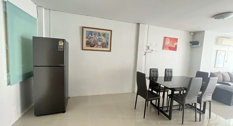 For rent 3 bedrooms townhouse in Mueang Phuket, Phuket