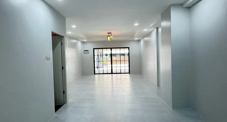 For sale 2 bedrooms townhouse in Mueang Phuket, Phuket