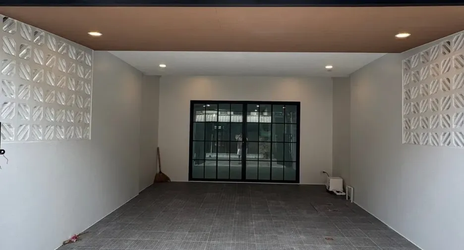 For sale 2 bedrooms townhouse in Mueang Phuket, Phuket