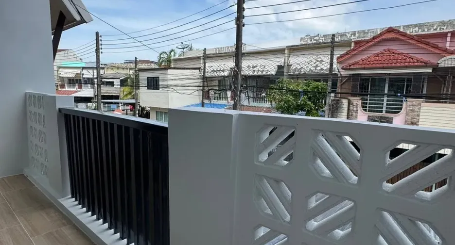 For sale 2 bedrooms townhouse in Mueang Phuket, Phuket