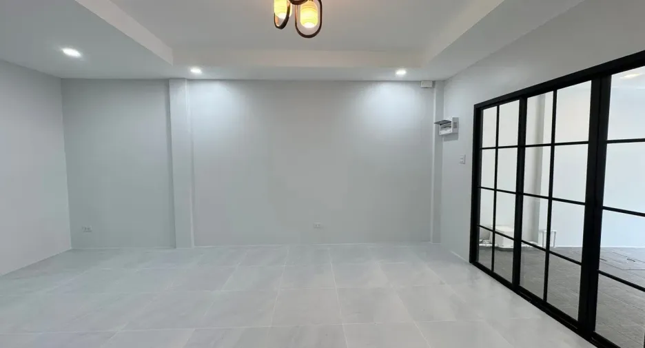 For sale 2 bedrooms townhouse in Mueang Phuket, Phuket