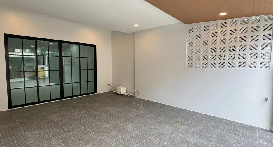 For sale 2 bedrooms townhouse in Mueang Phuket, Phuket