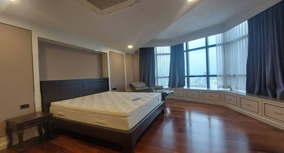 For sale 3 bedrooms condo in Bang Rak, Bangkok