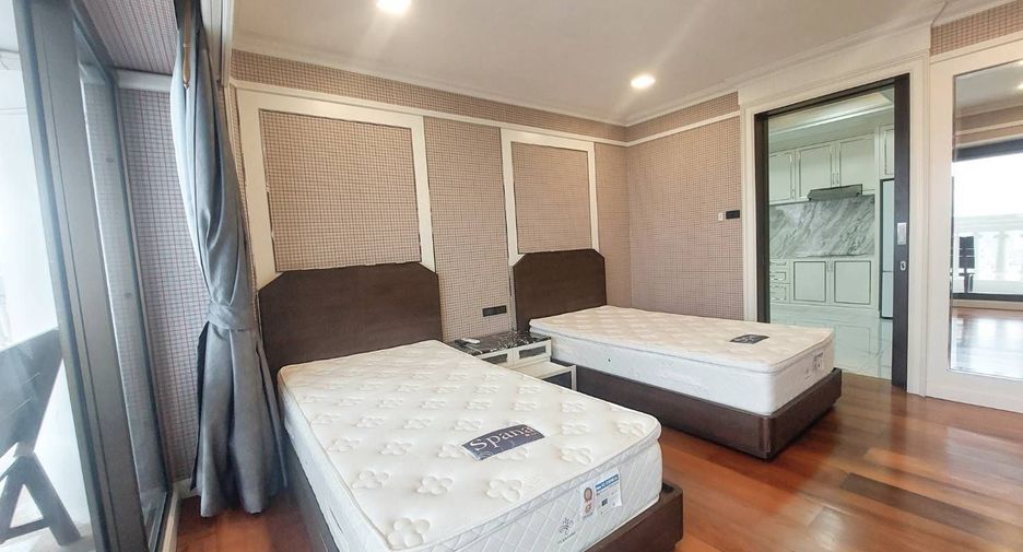 For sale 3 bedrooms condo in Bang Rak, Bangkok