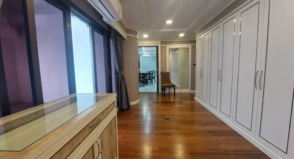 For sale 3 bedrooms condo in Bang Rak, Bangkok