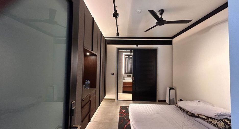For sale 5 bedrooms condo in Yan Nawa, Bangkok