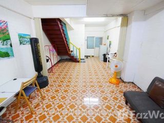 出售 2 卧室 联排别墅 在 Khlong Sam Wa, 曼谷