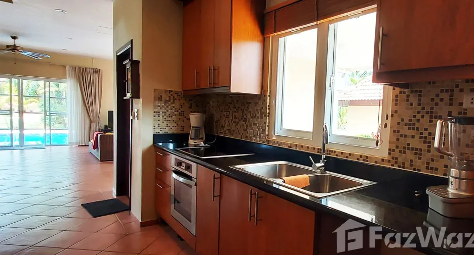 For sale 4 bedrooms villa in Klaeng, Rayong