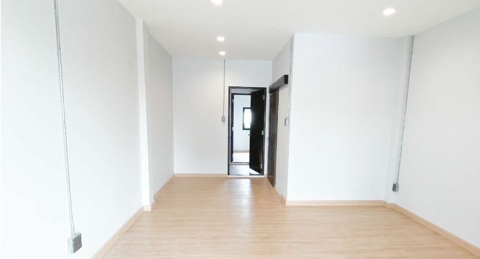 Reihenhaus zum Kauf mit 3 Zimmer in Phra Pradaeng, Samut Prakan