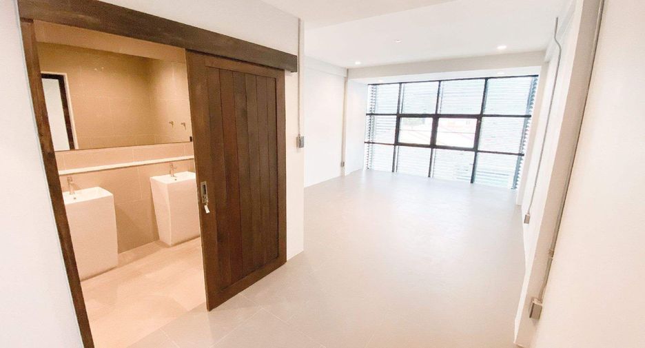Reihenhaus zum Kauf mit 3 Zimmer in Phra Pradaeng, Samut Prakan