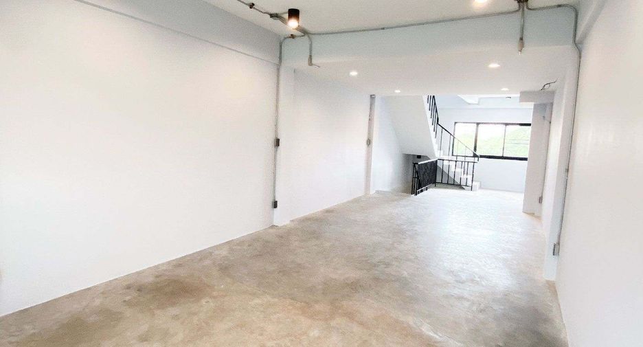 Reihenhaus zum Kauf mit 3 Zimmer in Phra Pradaeng, Samut Prakan