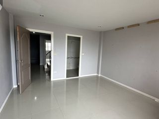 Reihenhaus zum Kauf und zur Miete mit 4 Zimmer in Bang Lamung, Chonburi