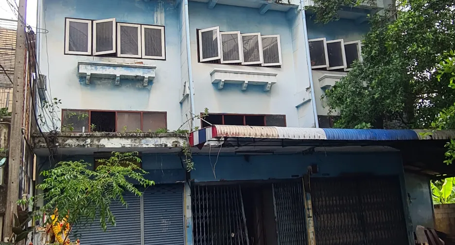 Gewerbefläche zum Kauf mit 2 Zimmer in Nong Khaem, Bangkok
