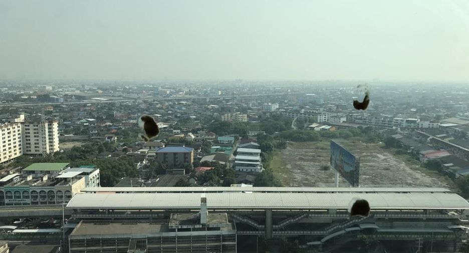 For sale 1 bed condo in Mueang Samut Prakan, Samut Prakan