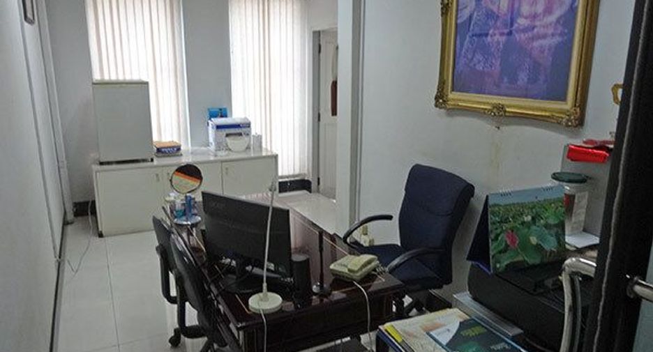 For sale 1 bed retail Space in Bang Rak, Bangkok