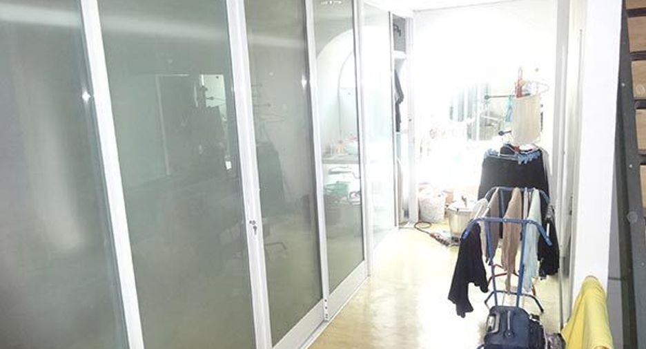 For sale 1 bed retail Space in Bang Rak, Bangkok