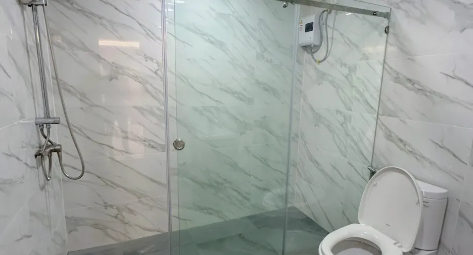 For sale 2 bedrooms condo in Khlong Toei, Bangkok