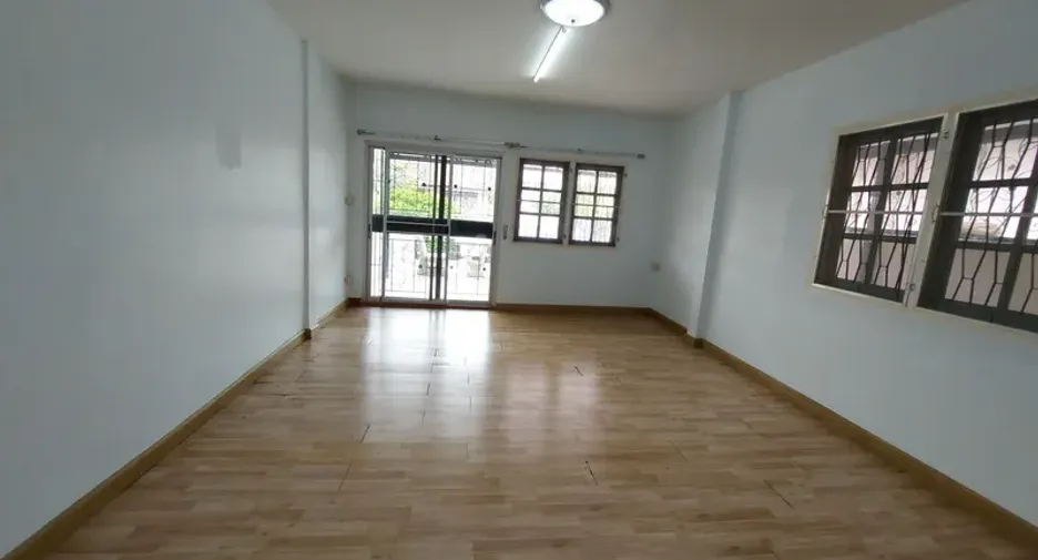 出售 5 卧室 联排别墅 在 Lak Si, 曼谷