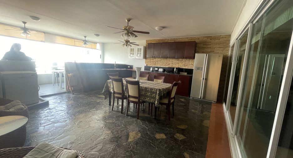 For sale and for rent 3 bedrooms condo in Bang Lamung, Chonburi