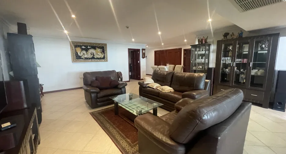 For sale and for rent 3 bedrooms condo in Bang Lamung, Chonburi