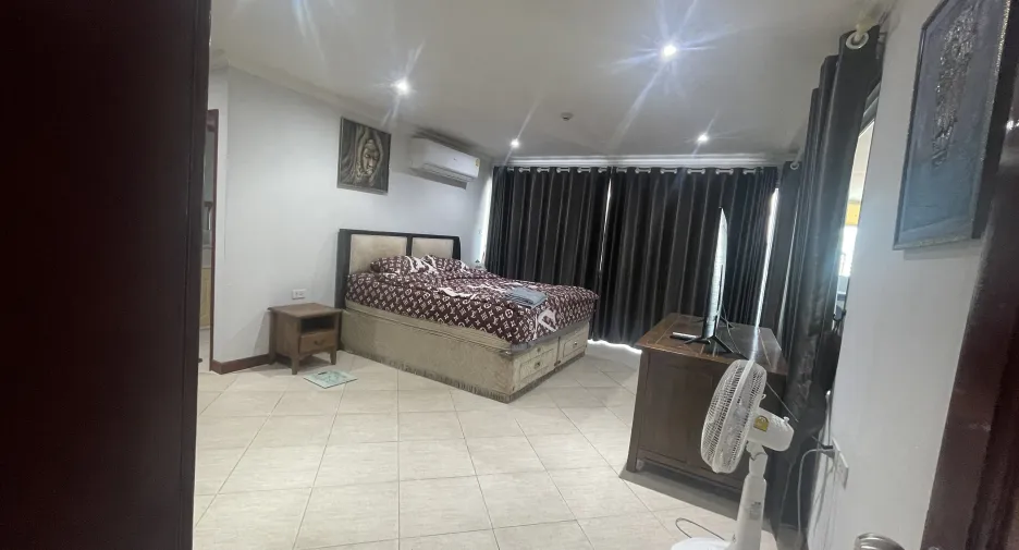 For sale and for rent 3 bedrooms condo in Bang Lamung, Chonburi