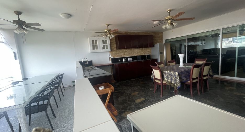 For sale and for rent 3 bedrooms condo in Bang Lamung, Chonburi