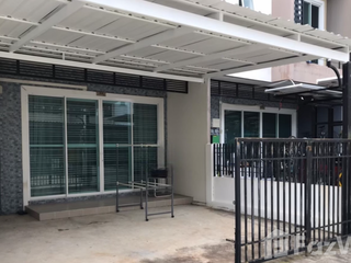 3 Bedroom Townhouse In Mueang Chon Buri, Chonburi