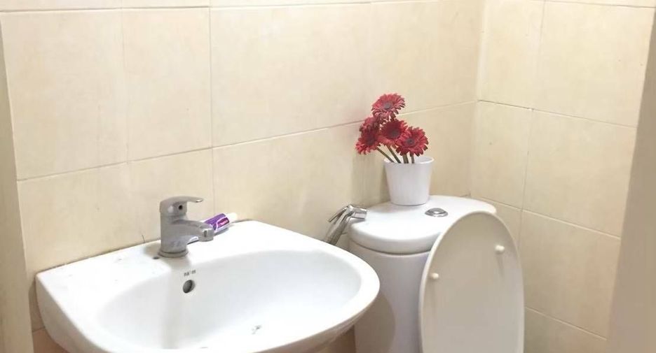 For sale 3 bedrooms townhouse in Khlong Toei, Bangkok