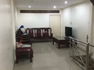 For sale 3 ベッドルーム townhouse in Khlong Toei, Bangkok