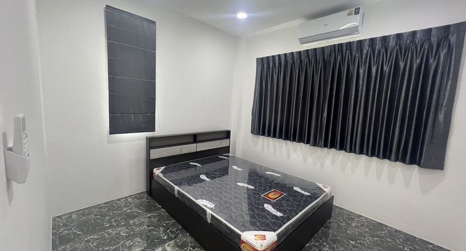 出租 4 卧室 独立屋 在 Ban Bueng, Chon Buri