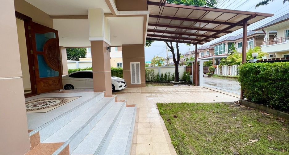 出租 4 卧室 独立屋 在 Ban Bueng, Chon Buri