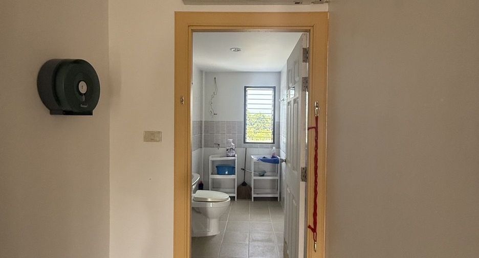 Reihenhaus zum Kauf mit 12 Zimmer in Bang Lamung, Chonburi