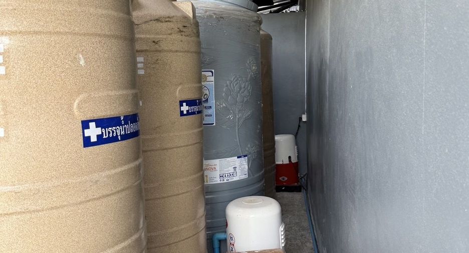 Reihenhaus zum Kauf mit 12 Zimmer in Bang Lamung, Chonburi