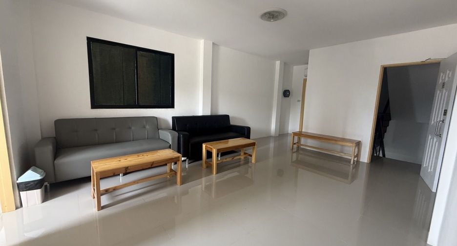 Reihenhaus zum Kauf mit 12 Zimmer in Bang Lamung, Chonburi
