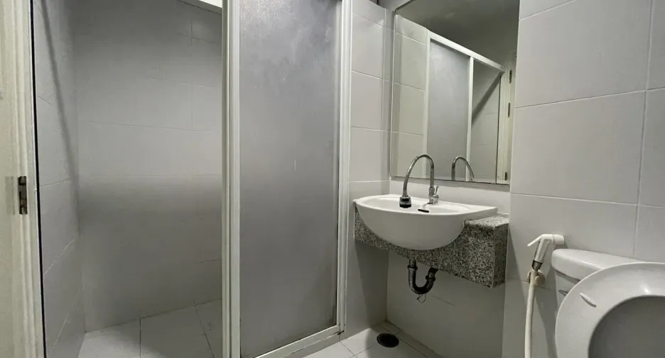 For sale 1 bed condo in Mueang Samut Prakan, Samut Prakan