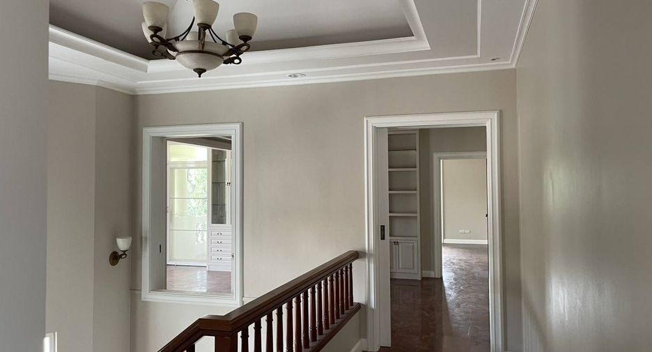 Casa en venta y en alquiler de 4 habitaciones en Bang Khen, Bangkok