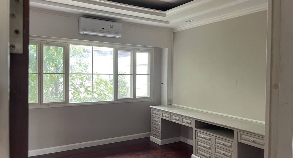Casa en venta y en alquiler de 4 habitaciones en Bang Khen, Bangkok