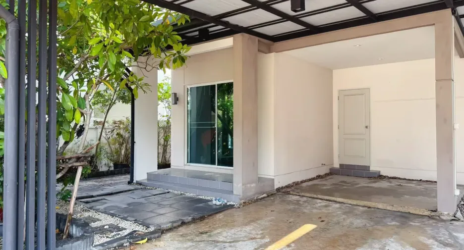 À louer 3 chambres maison de ville à Pak Kret, Nonthaburi