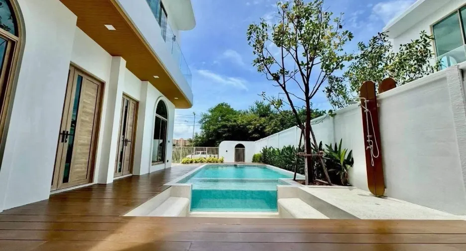 Villa zum Kauf mit 5 Zimmer in Bang Lamung, Chonburi