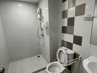 À vendre 1 chambre condo à Chom Thong, Bangkok