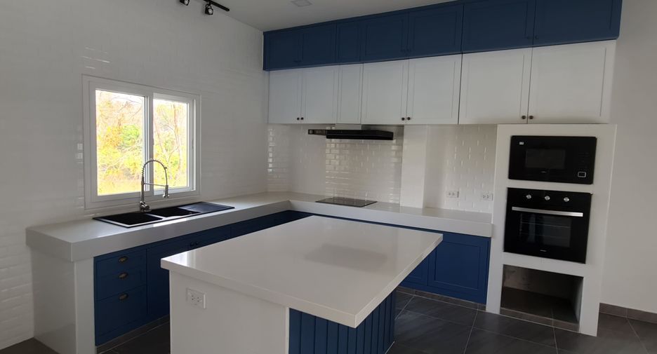 For sale 3 bedrooms villa in Mueang Chiang Rai, Chiang Rai