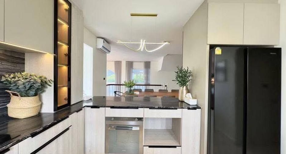 Casa en venta de 5 habitaciones en Sattahip, Chonburi