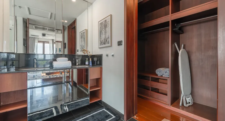 For rent 2 bedrooms condo in Mueang Phuket, Phuket