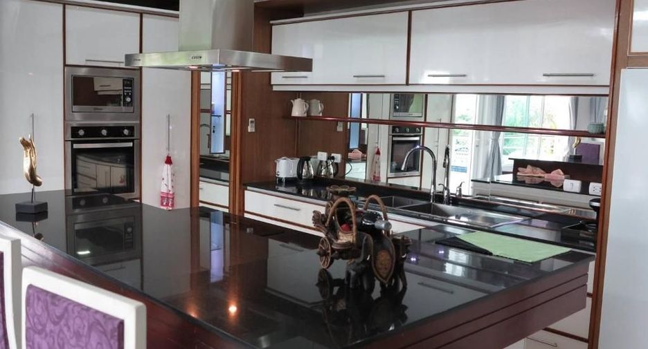 Villa en venta de 5 habitaciones en Mueang Phuket, Phuket
