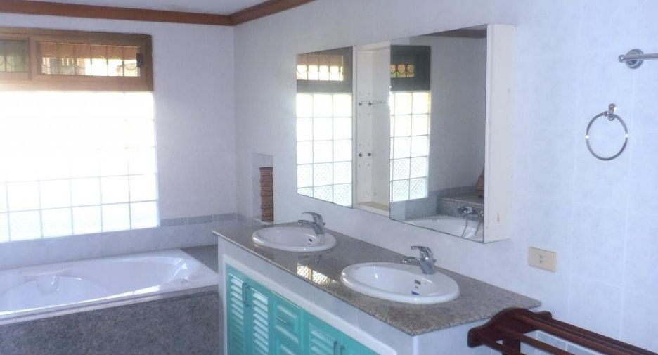 For sale and for rent 3 bedrooms house in Bang Lamung, Chonburi