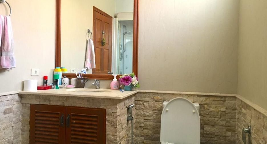 For sale and for rent 3 bedrooms house in Bang Lamung, Chonburi