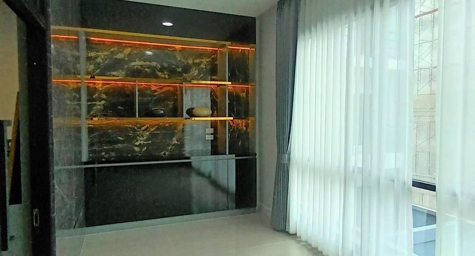 Gewerbefläche zum Kauf mit 3 Zimmer in Phasi Charoen, Bangkok