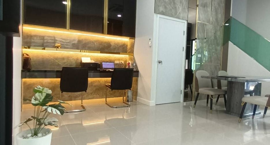 Gewerbefläche zum Kauf mit 3 Zimmer in Phasi Charoen, Bangkok