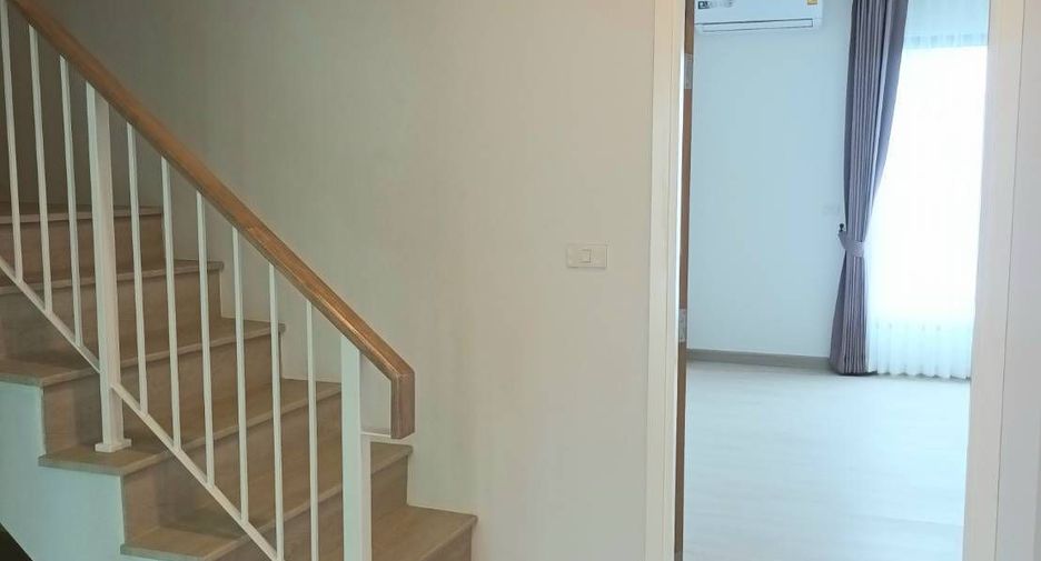 Gewerbefläche zum Kauf mit 3 Zimmer in Phasi Charoen, Bangkok