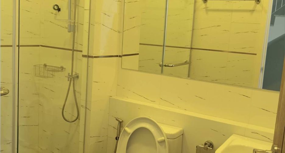 Gewerbefläche zum Kauf mit 3 Zimmer in Phasi Charoen, Bangkok